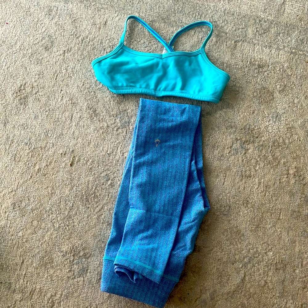 Ivivia sports bra and leggings
